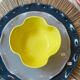 Bol céramique émaillée artisanal fleur trèfle pop jaune citron