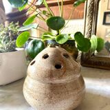 For vintage sandstone flower