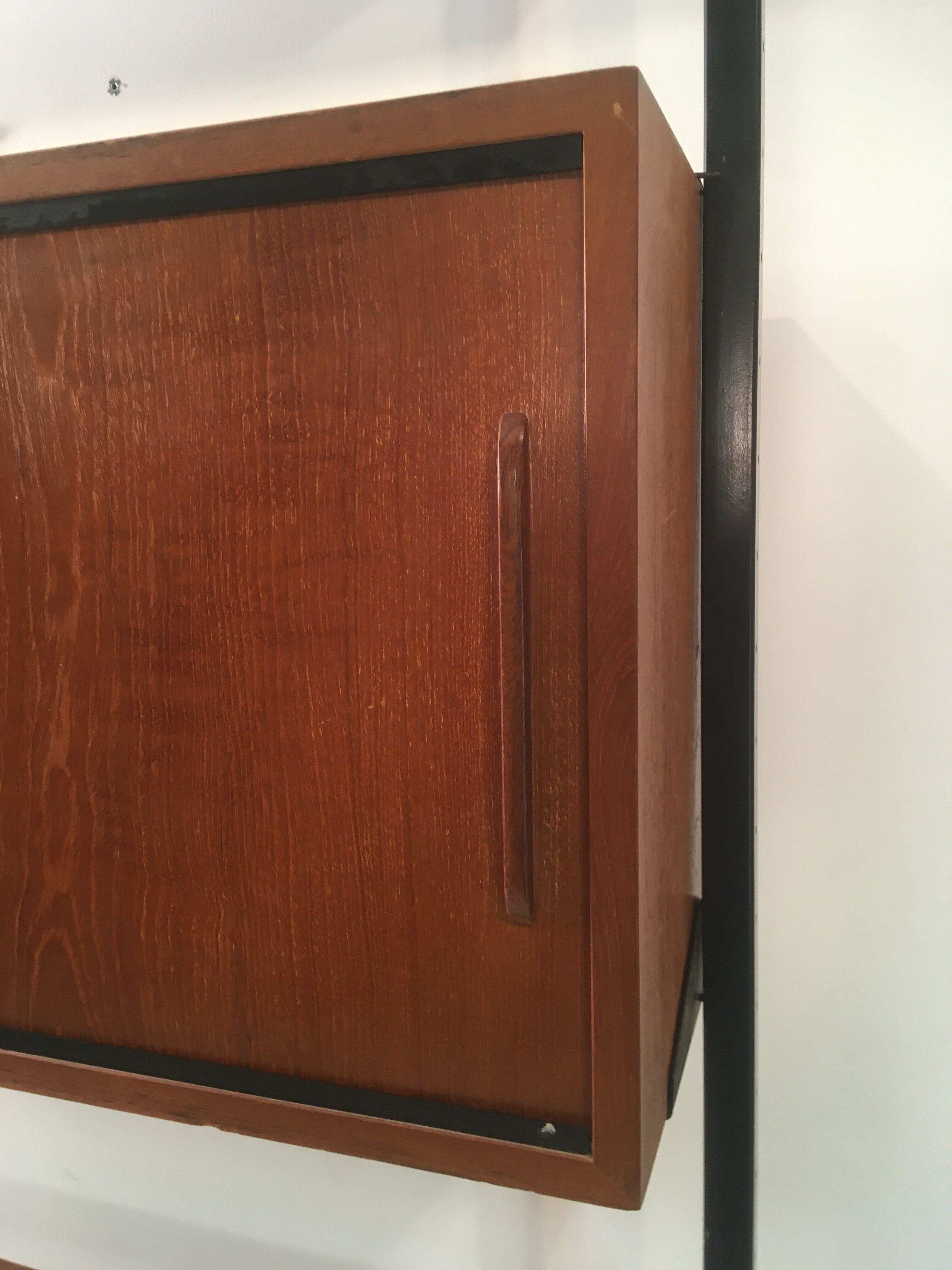 Floor/ceiling library 60s