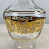 Produits Charming glass carafe with golden decoration