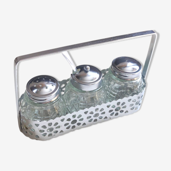 Ensemble 4 pièces salière poivrier moutardier avec cuillère dans panier inox