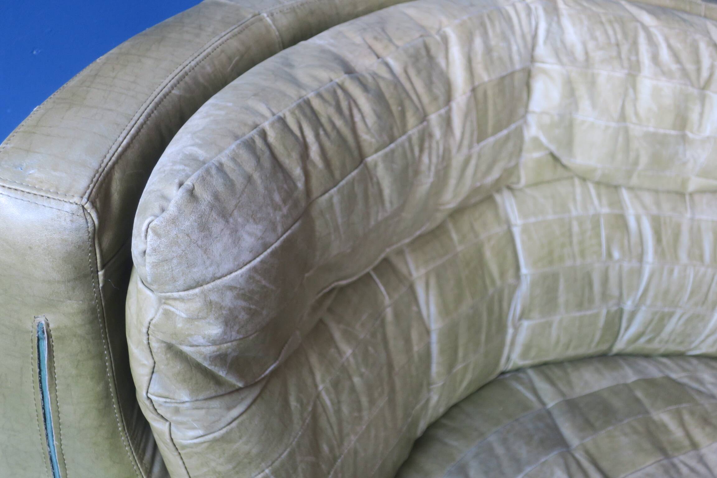 Fauteuil d'angle patchwork en cuir vert olive par Laauser, années 1970
