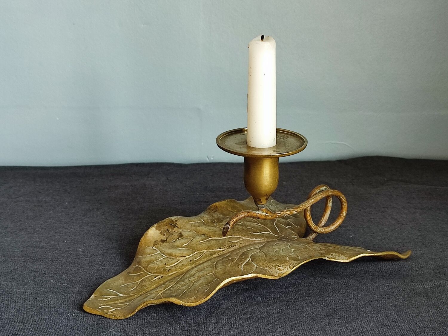Antique bronze ivy leaf candle holder