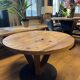 Round table in solid antique oak with a thick top