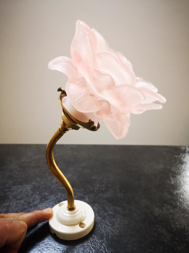Applique ancienne tulipe pâte de verre rose porcelaine/ laiton art déco art déco 1920 n°2