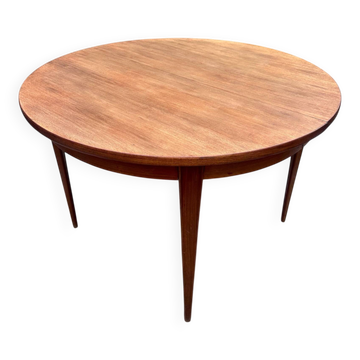 Vintage Scandinavian extendable round table
