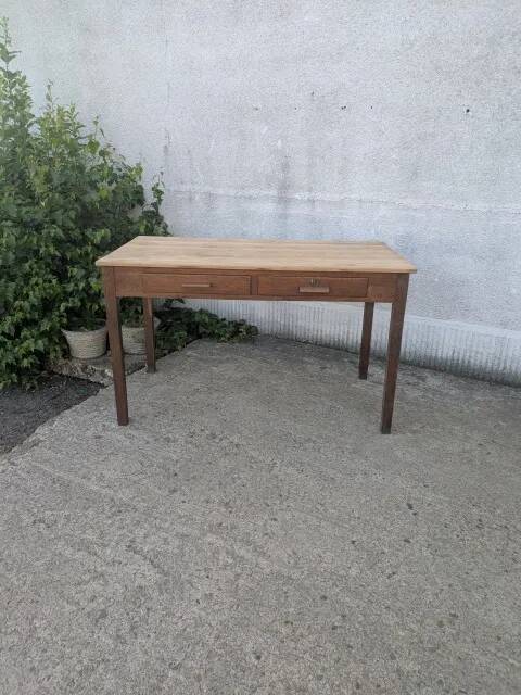 Oak table