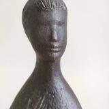 Statue of a woman