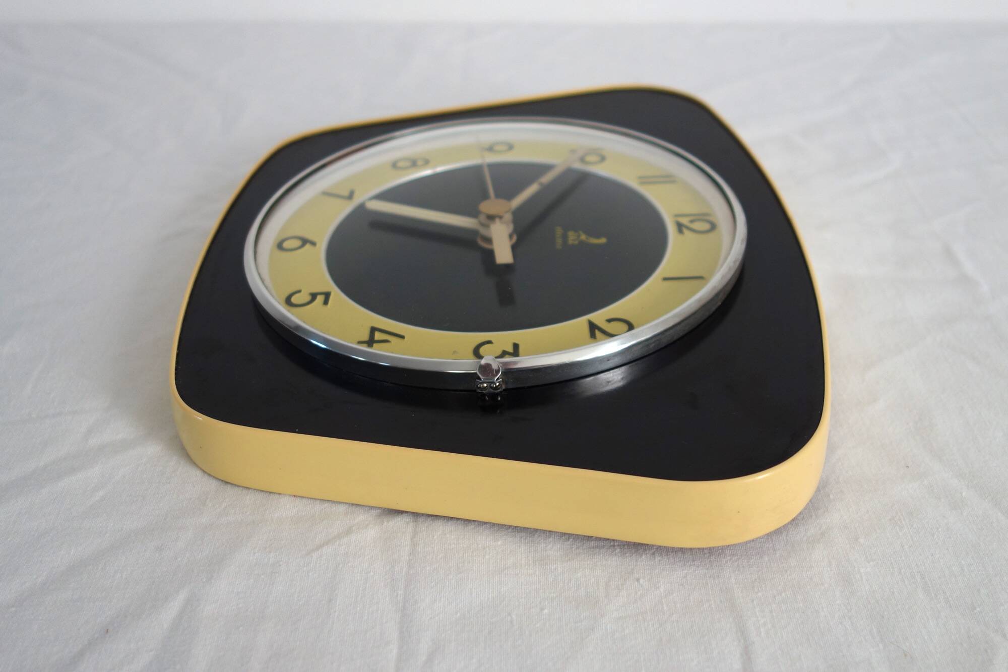 Jaz clock vintage yellow formica