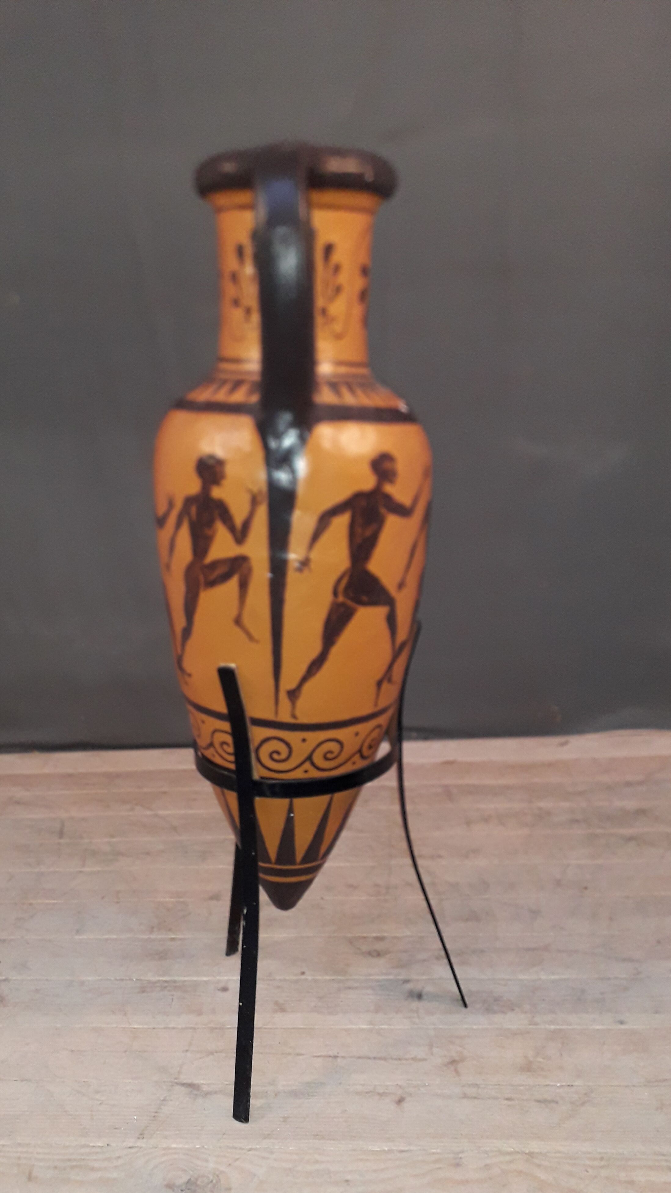 Amphore peinte style grec sur socle