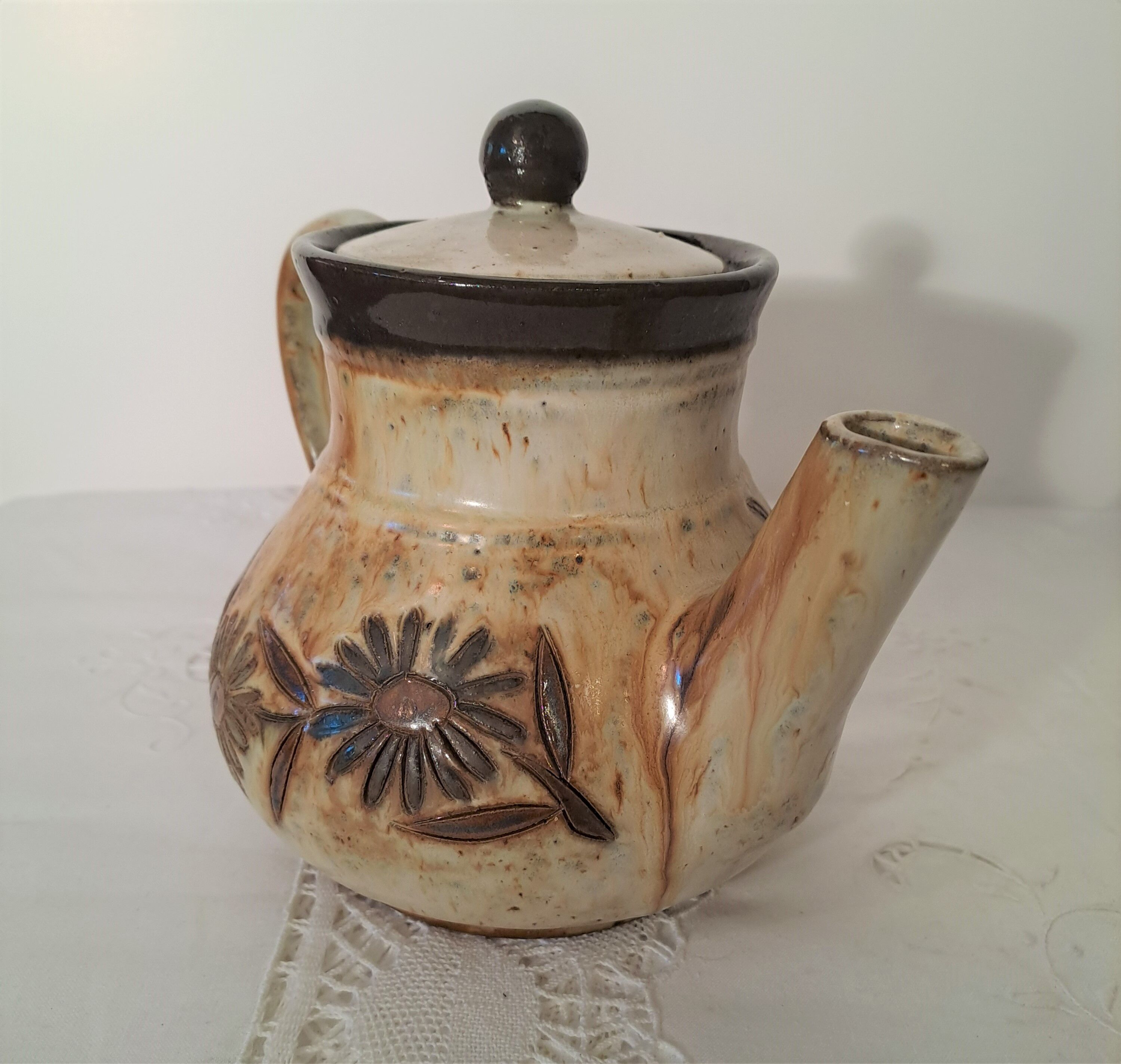 Teapot in Bouffioulx stoneware