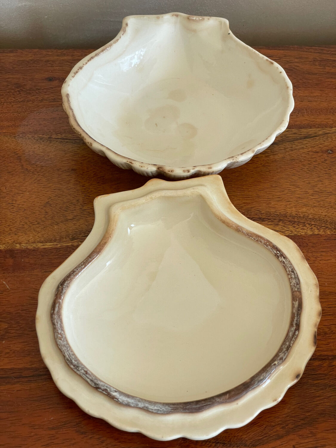 Ceramic scallop shell
