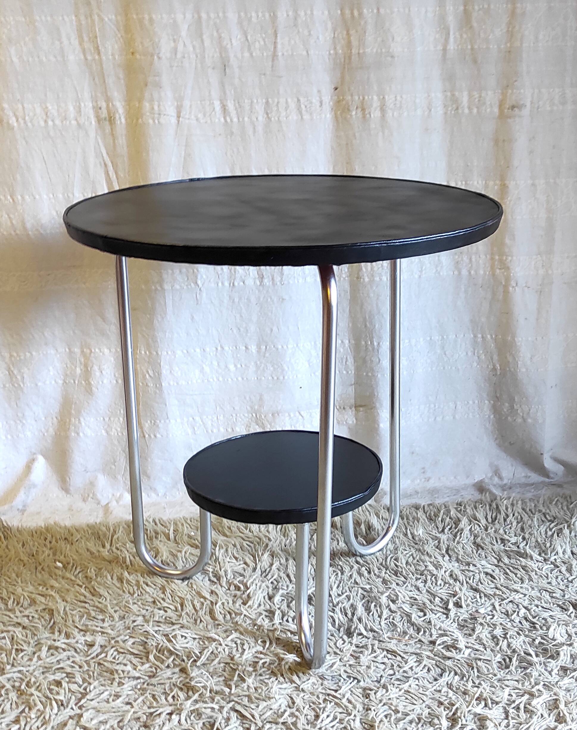 Tripod side table in Bauhaus style, metal and wood - mid 20th century.