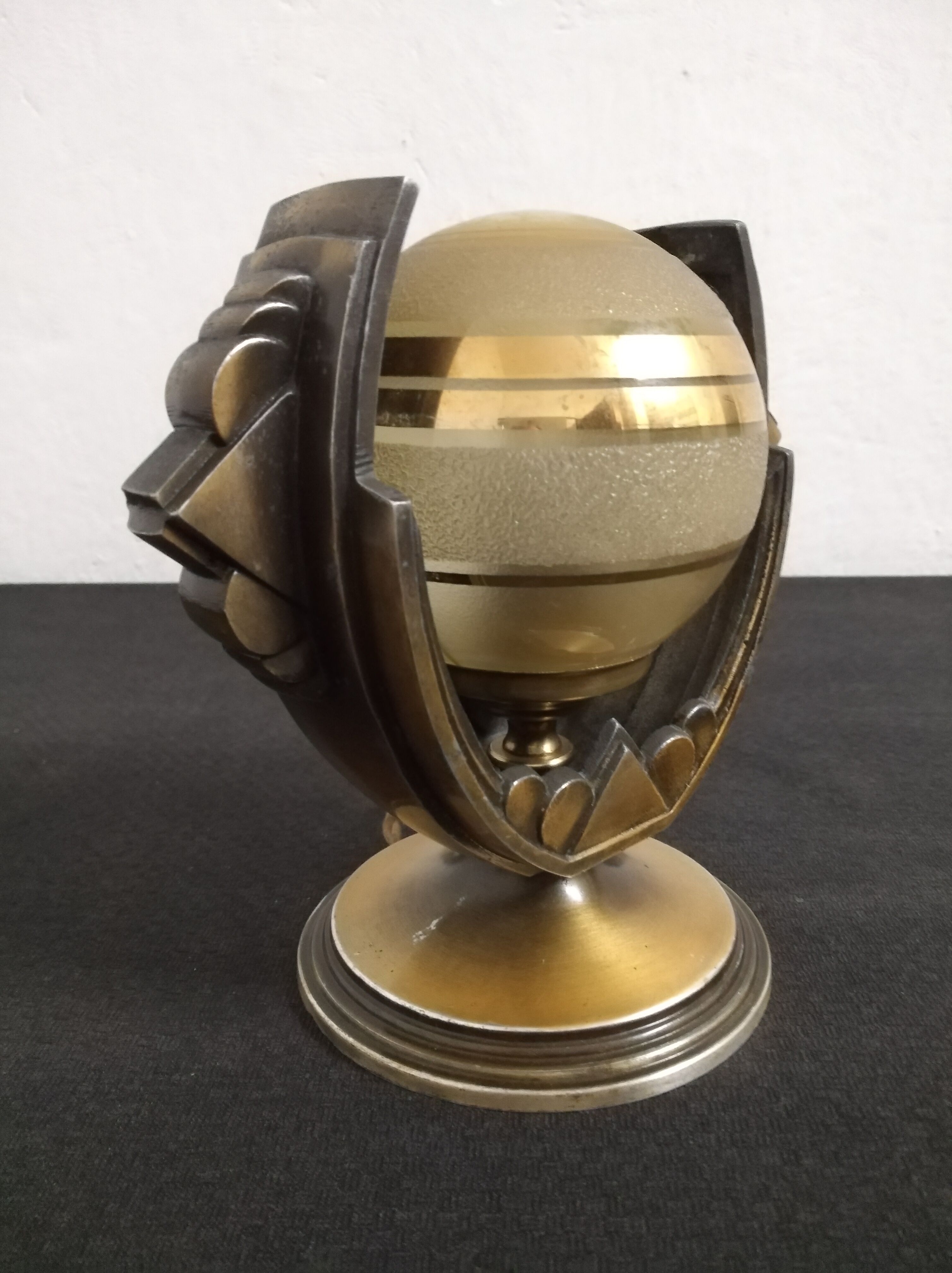 Art deco bedside lamp