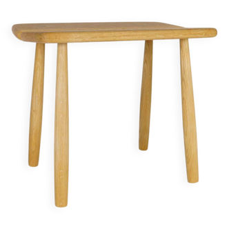 Sculptural mid-century stool in solid oak by Carl Gustaf Boulogner, Sweden, 1950s.