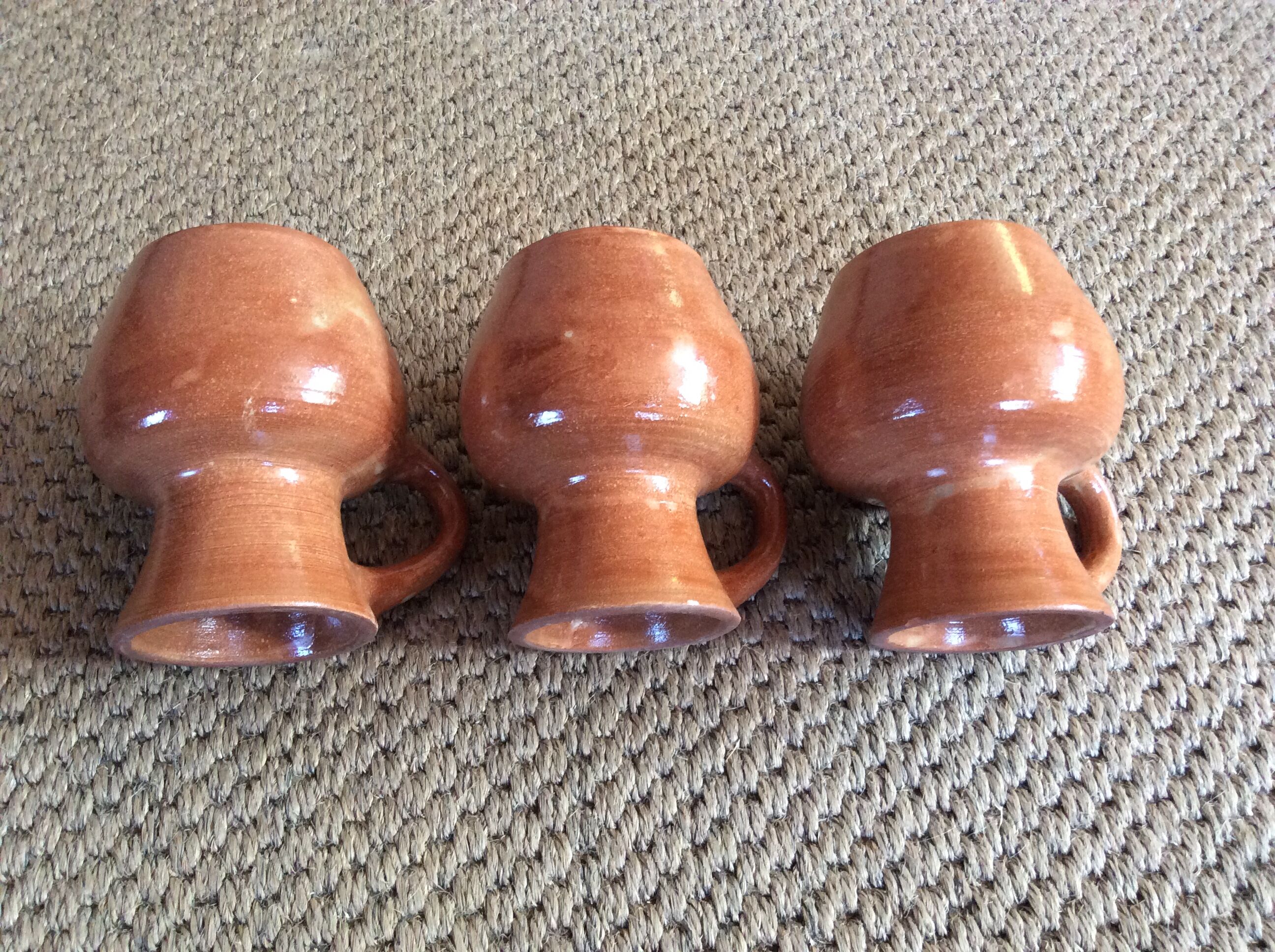 Series of 3 cups in sandstone