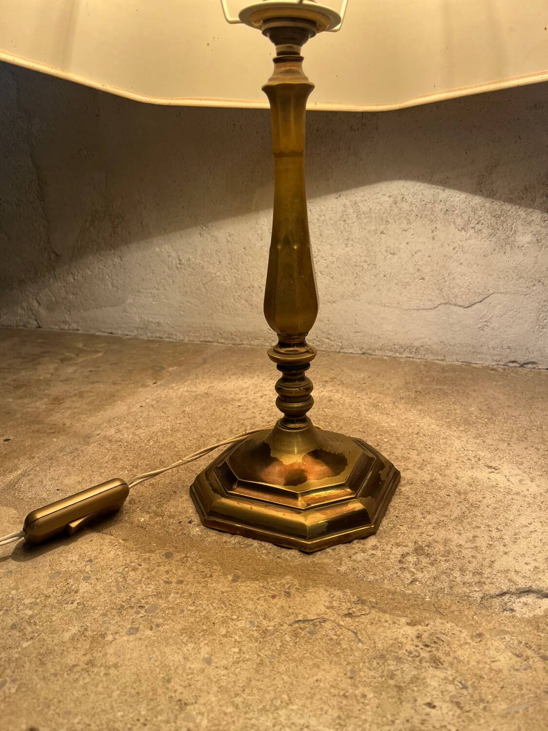 Vintage 1950 brass lamp
