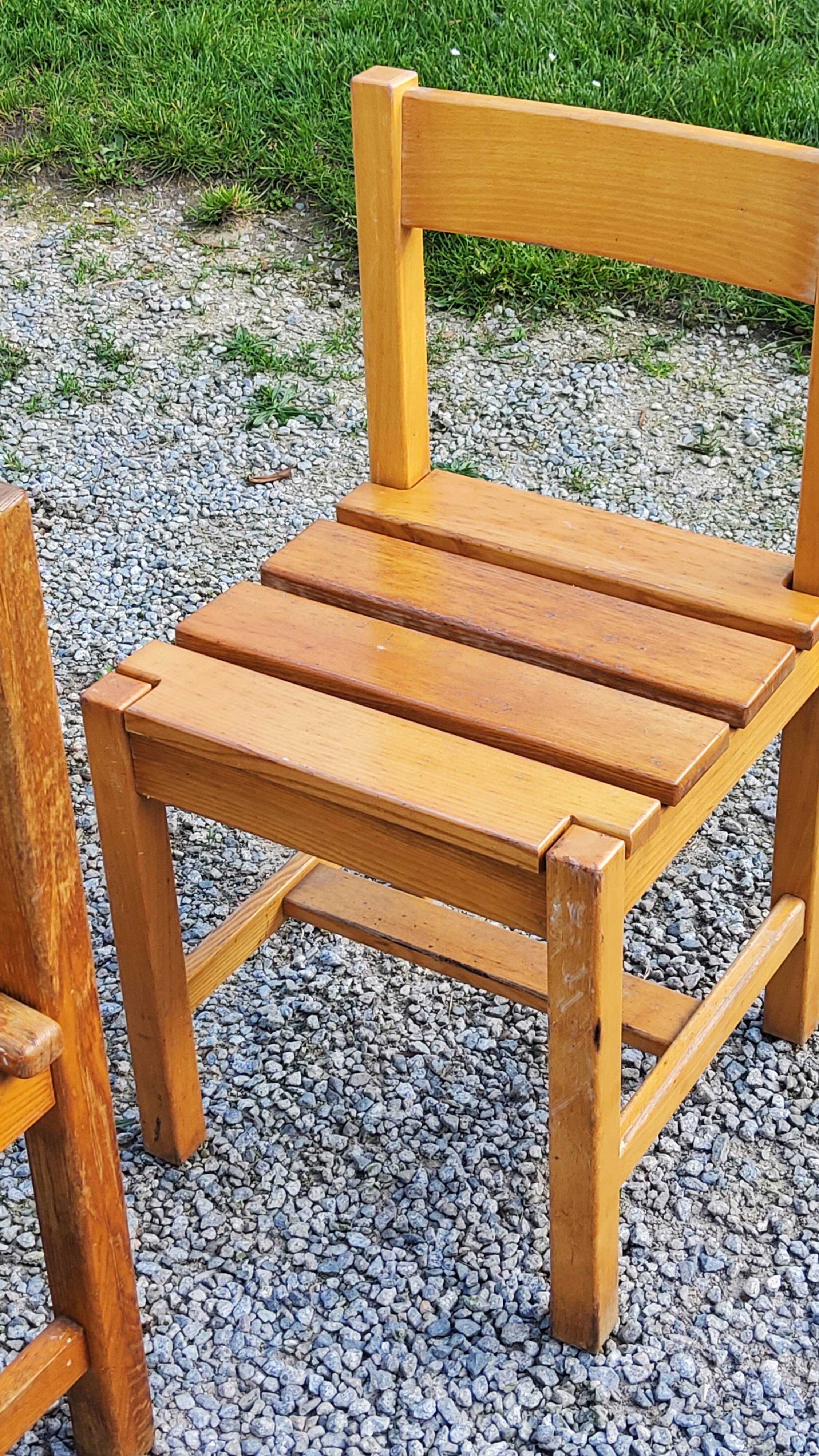 Set de 4 chaises des années 70 brutalistes en chêne