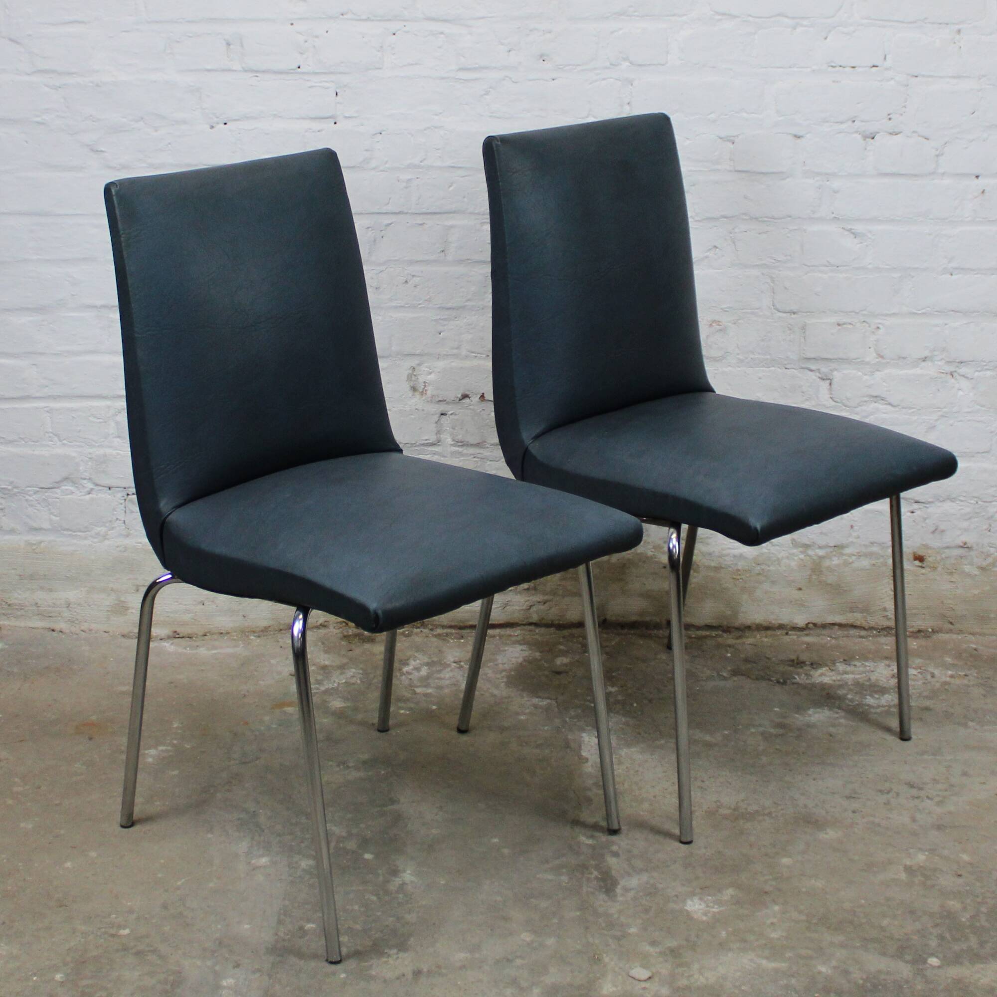 Set of 6 Robert chairs by Pierre Guariche for Meurop 1960s