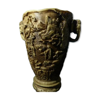 Vase with double elephant handles