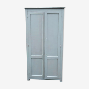 Armoire parisienne interieur vintage fleuri