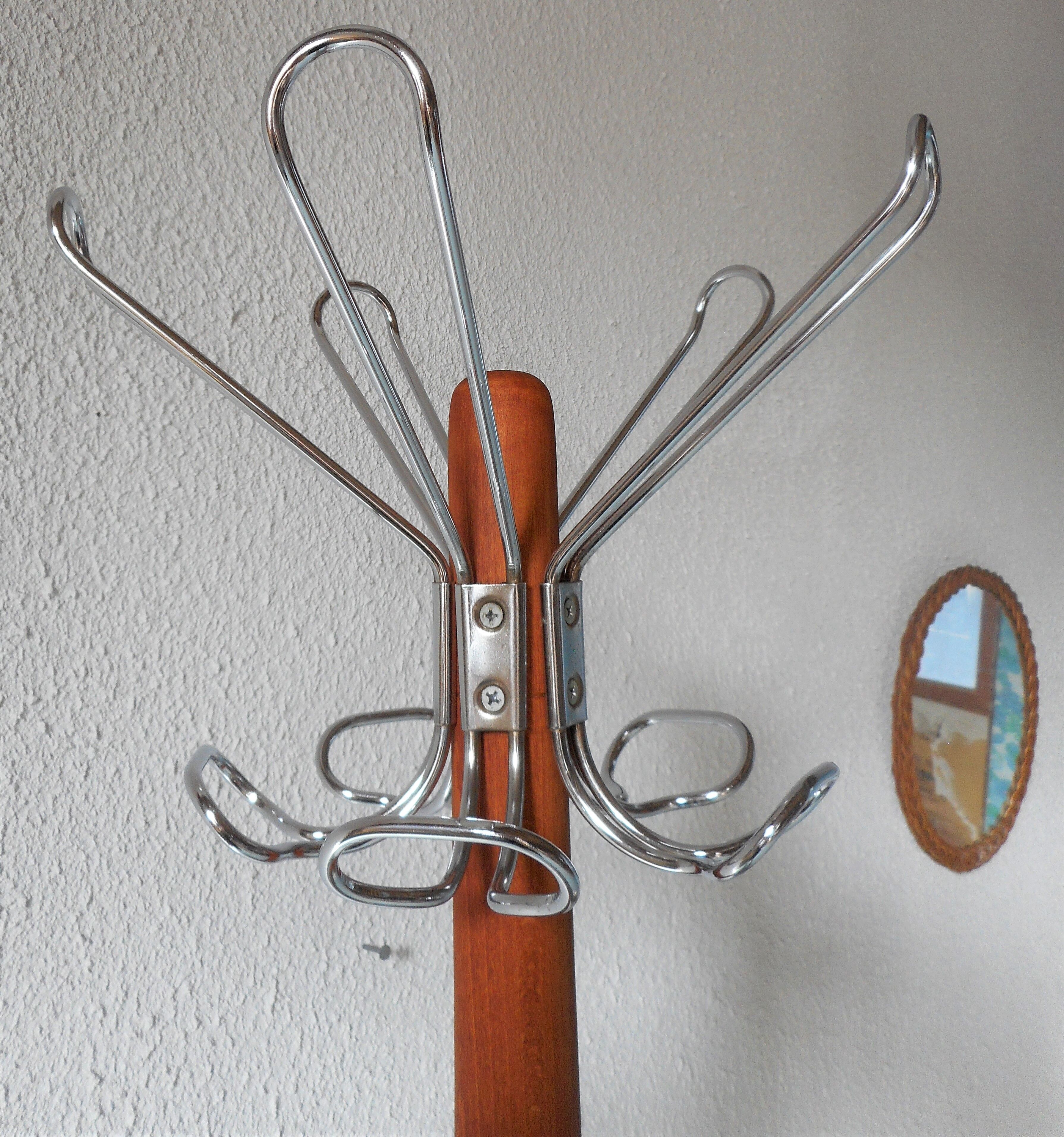 Baumann coat rack