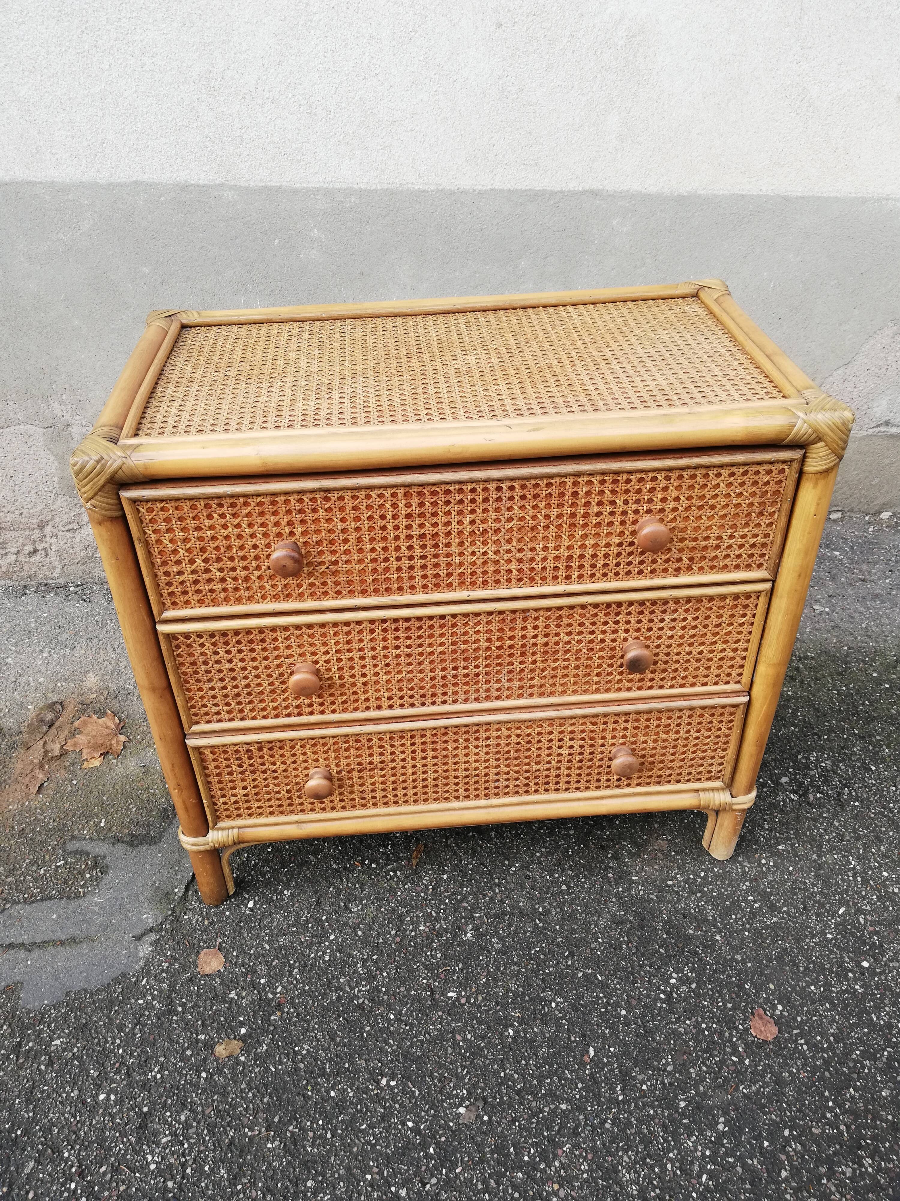 Commode vintage rotin et cannage