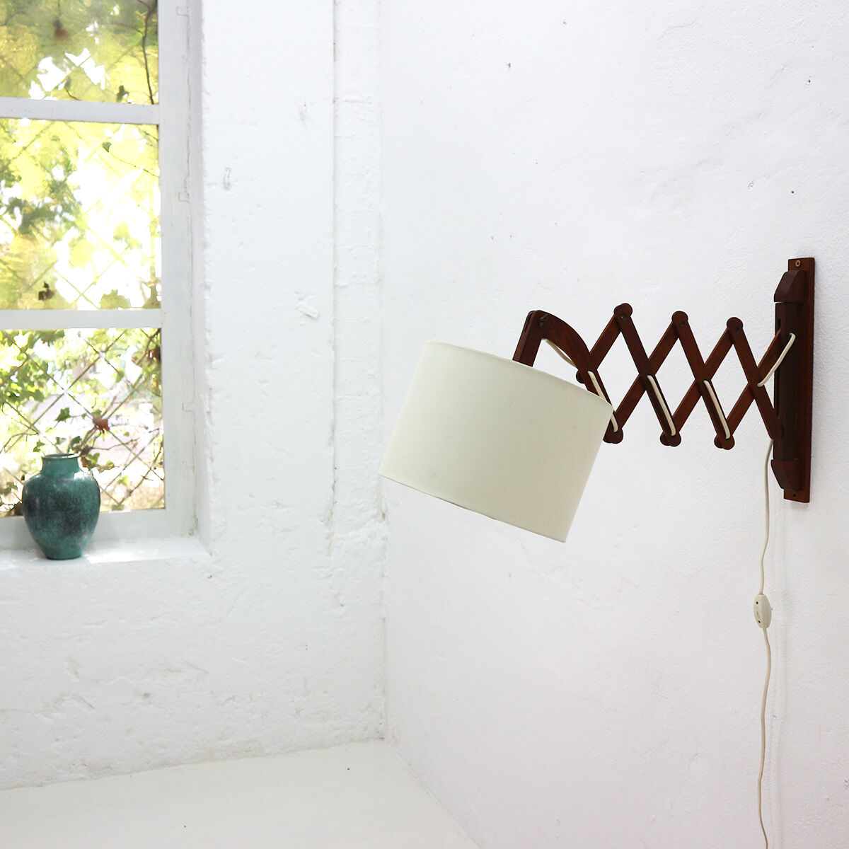 Wall lamp with extendible teak arm 1960