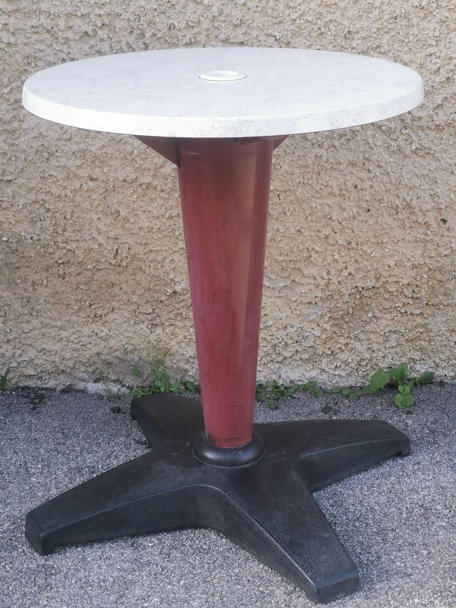 “Vintage 60” patio pedestal