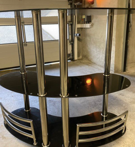 Black bar counter