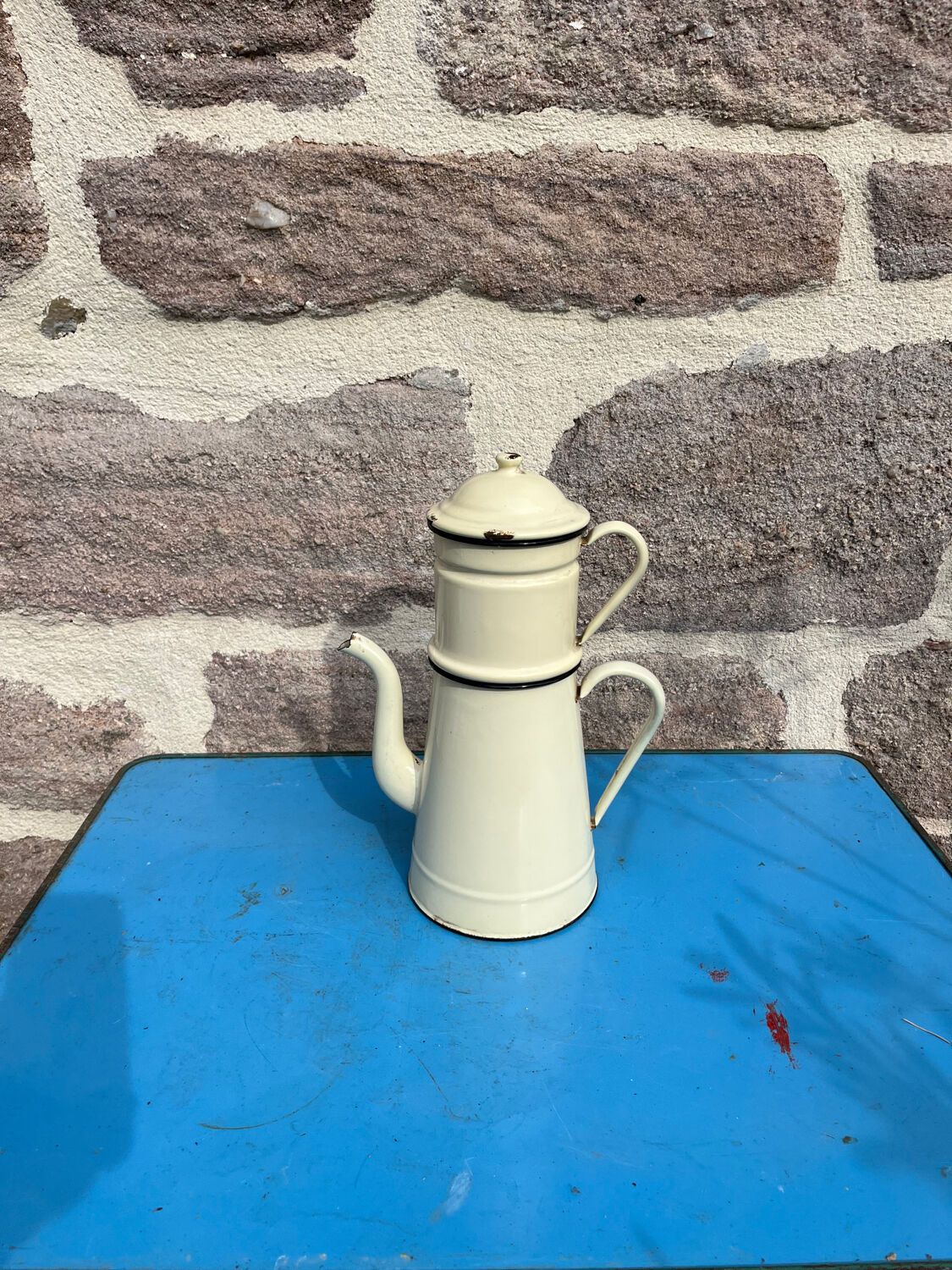 Enamelled coffee maker