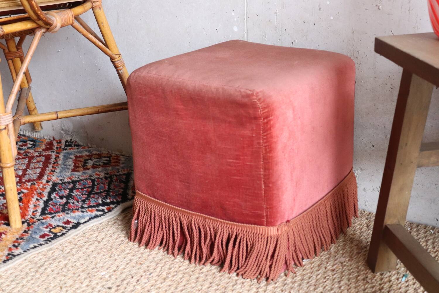 60s pink velvet pouf