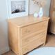 Commode vintage en bois blond, rénovée