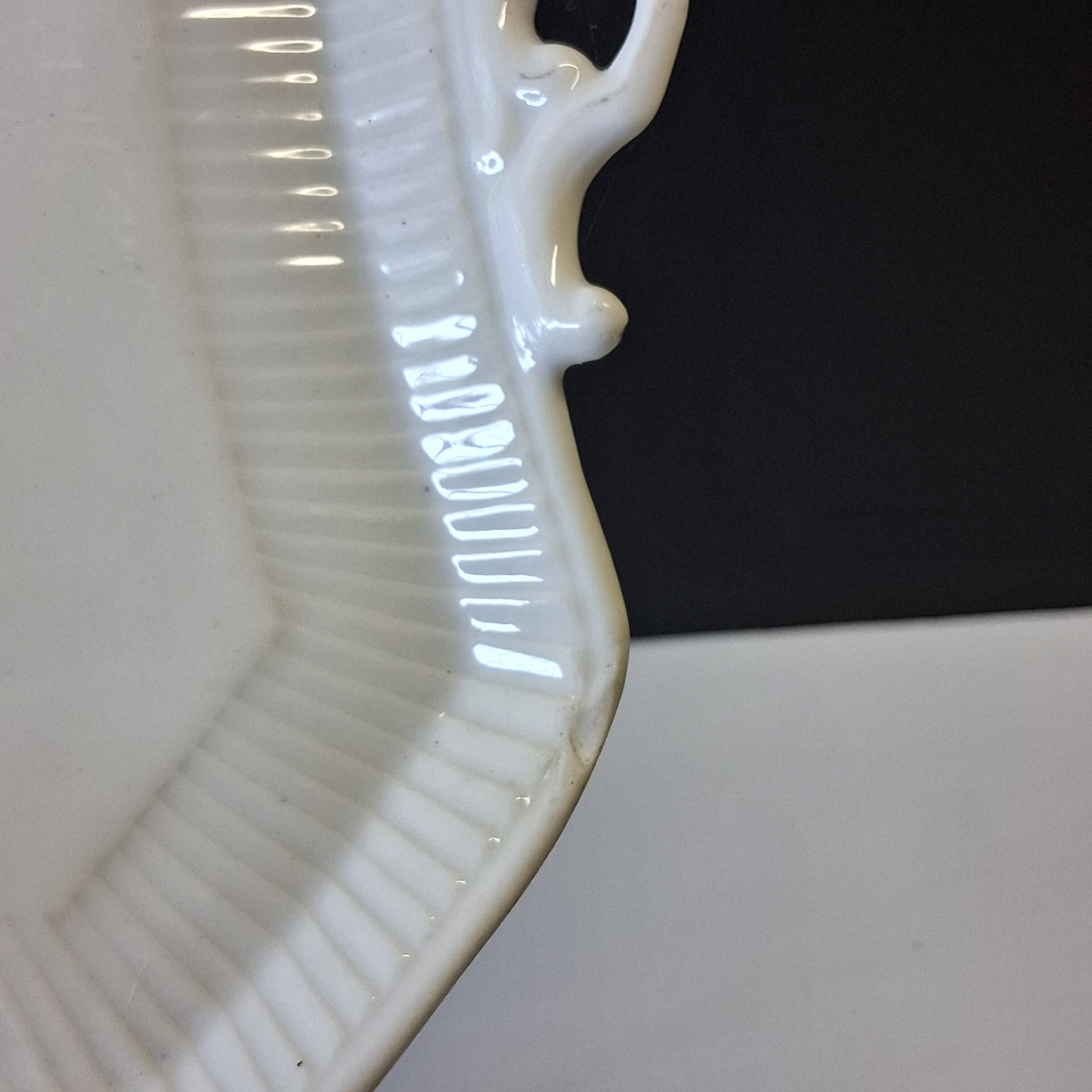 Very nice old white porcelain dish from Mehun in good condition.