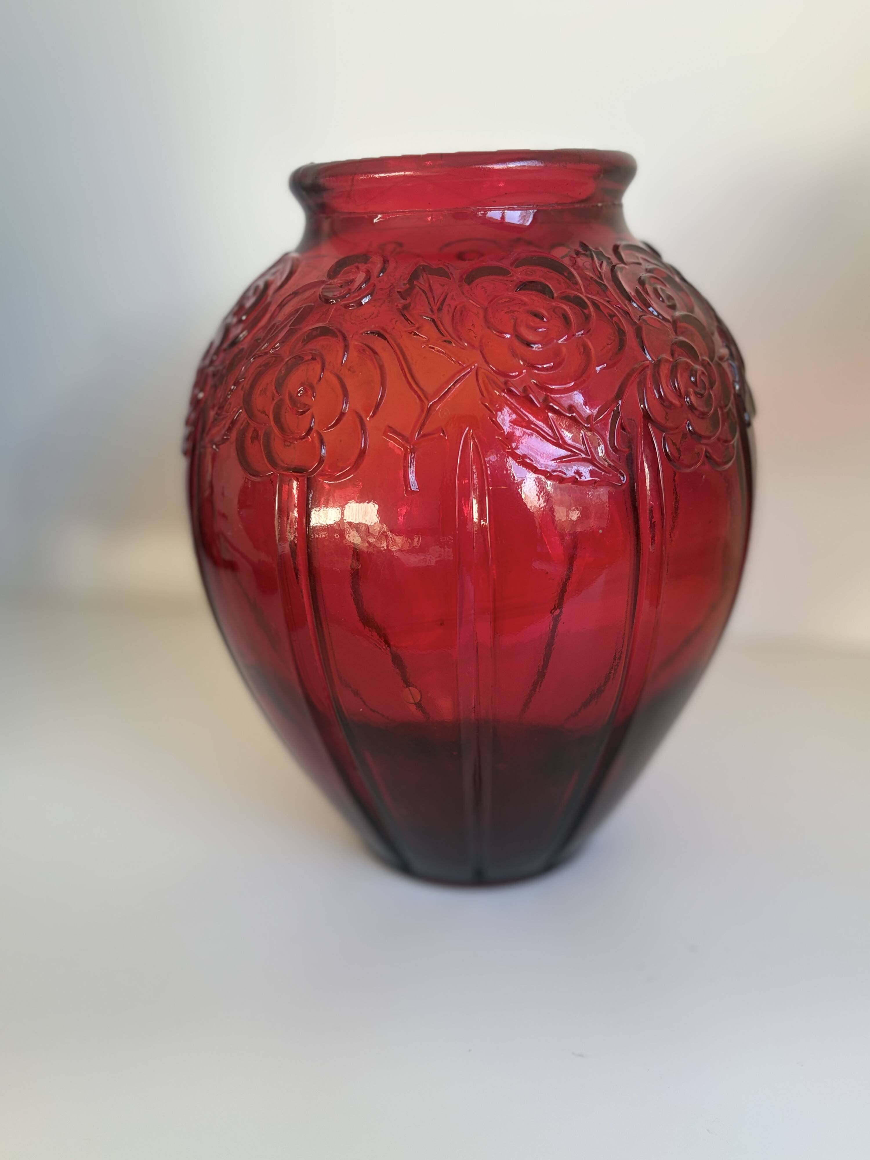 Large volute vase in pressed glass Art Deco