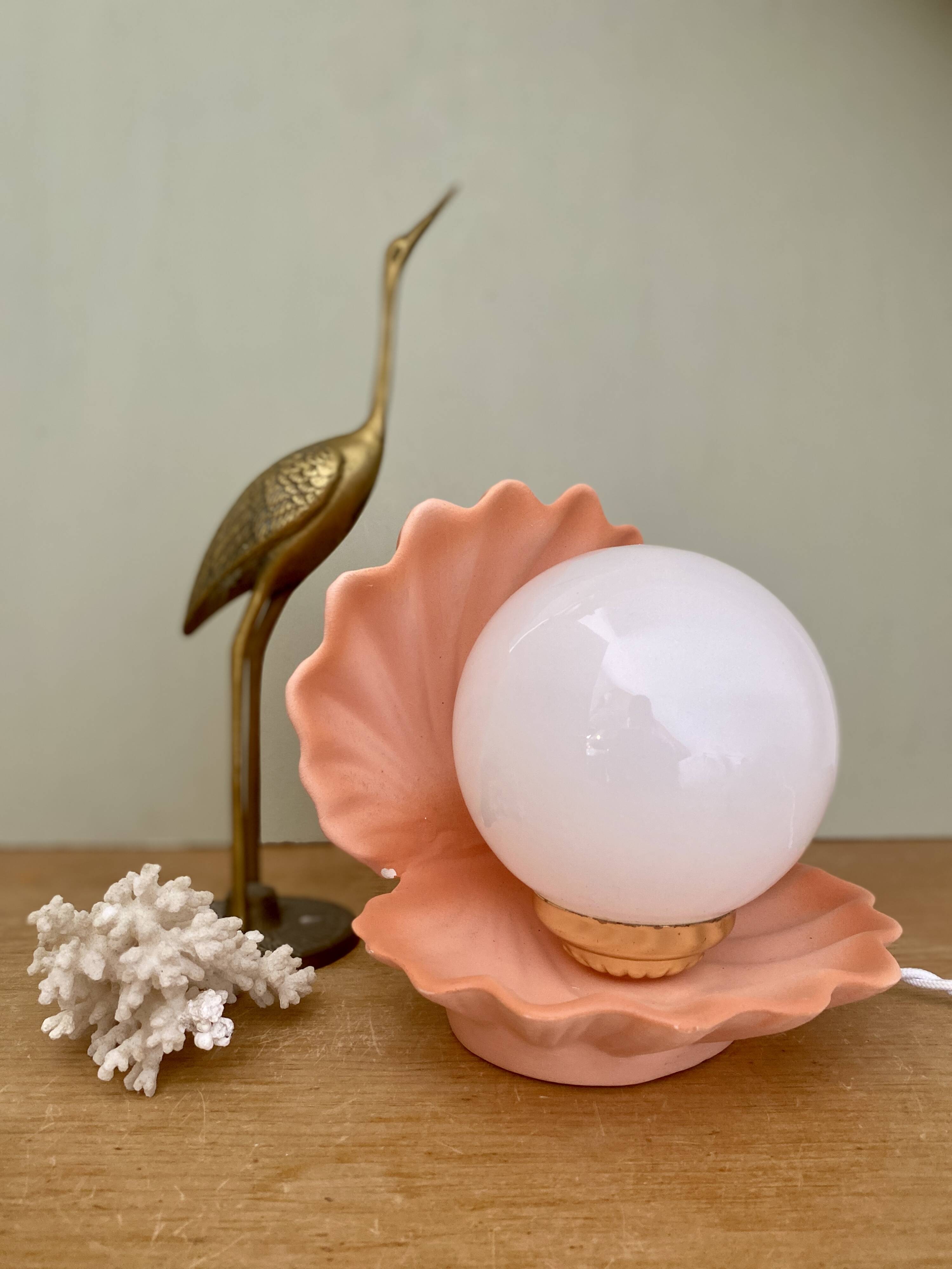 Vintage pink ceramic shell lamp