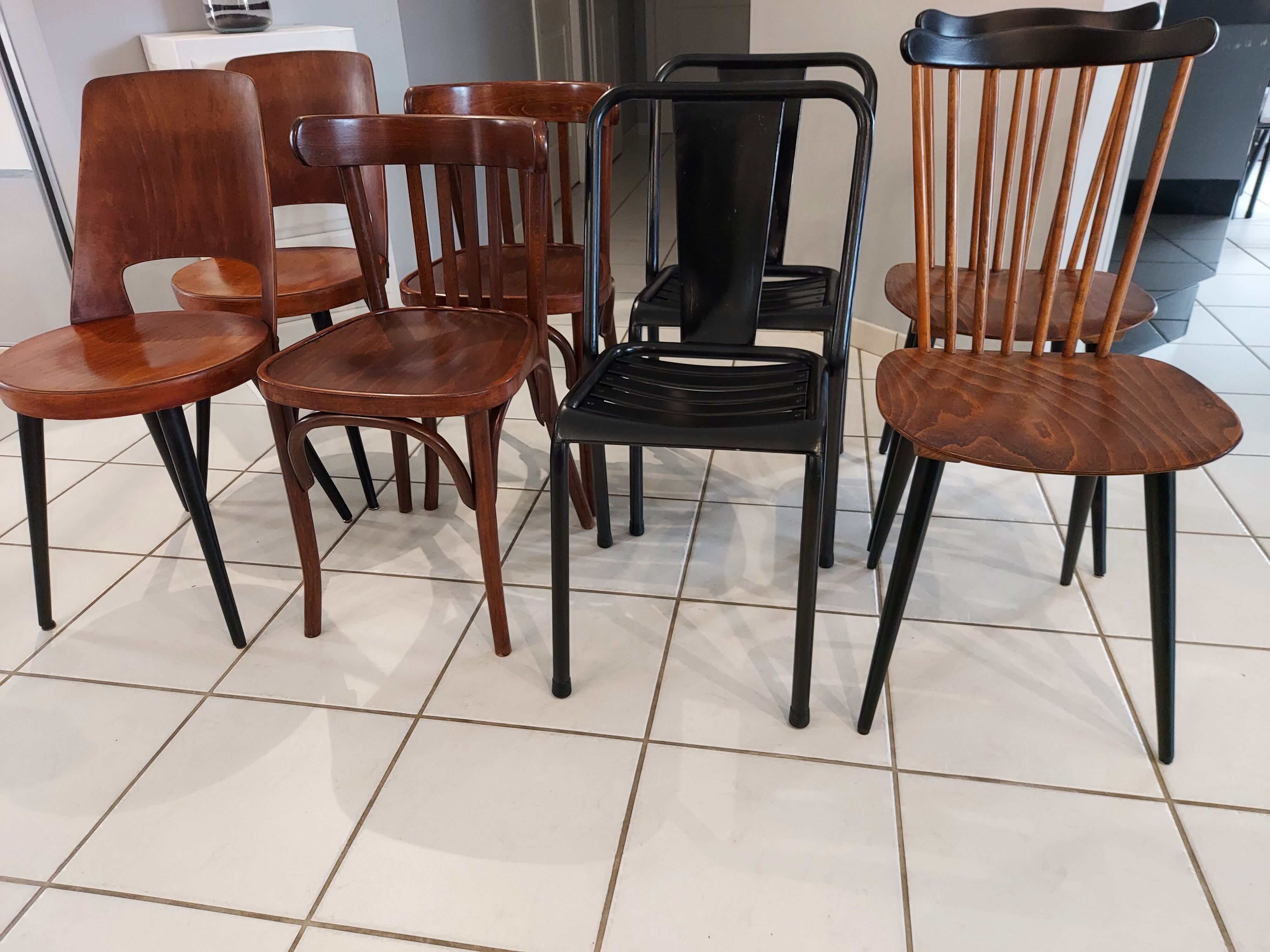 Suite de 8 chaises de bistrot dépareillées Baumann mondor ,tolix  vintage années 1960