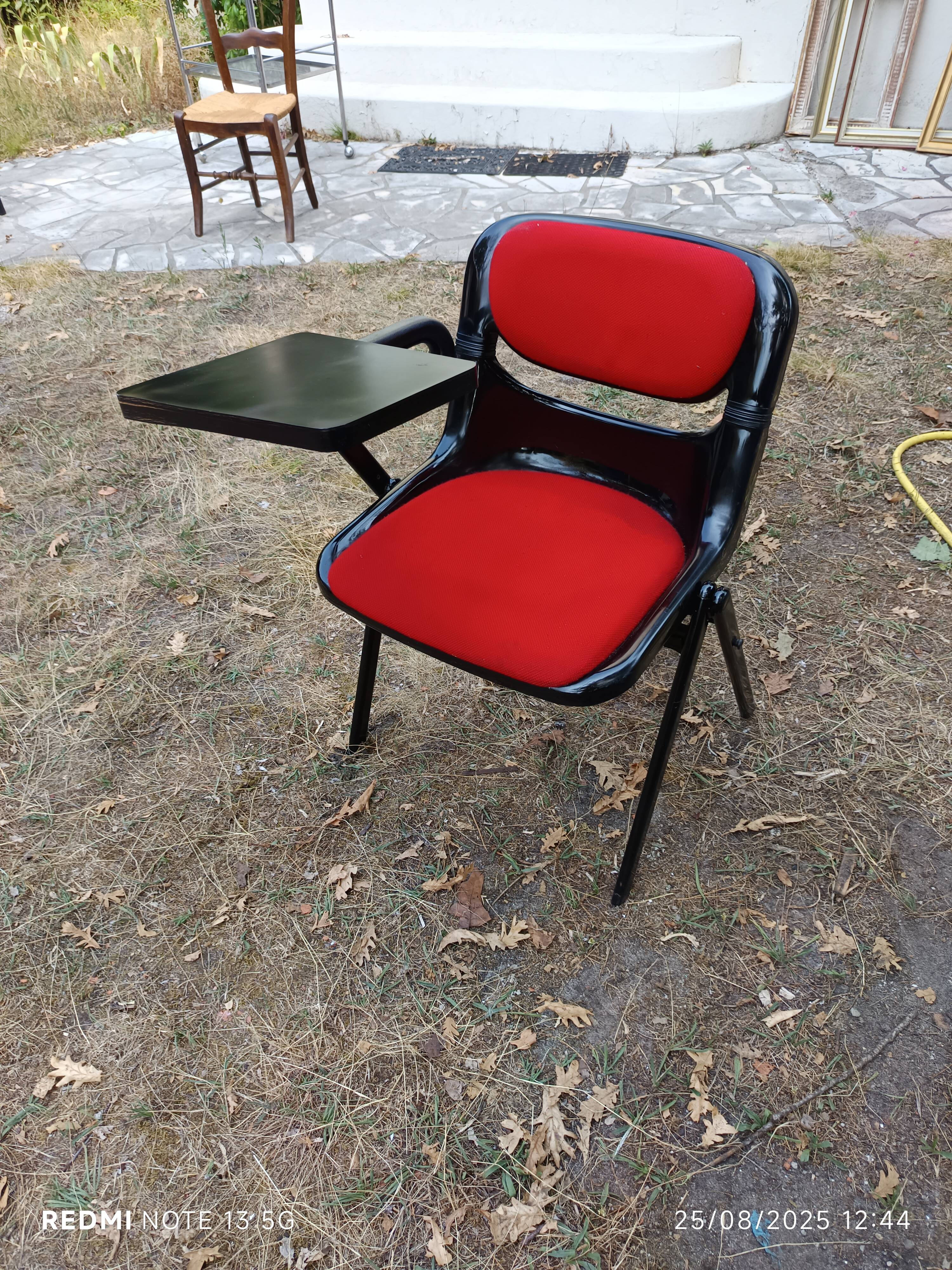 University chair tablet Dorsal Emilio Ambasz Giancarlo Piretti 1990