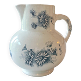 Antique water jug in ironstone, Sarreguemines, decorated with blue daisies.