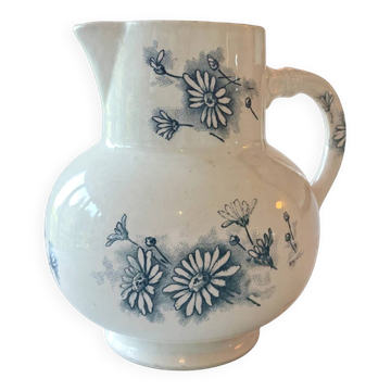 Antique water jug in ironstone, Sarreguemines, decorated with blue daisies.