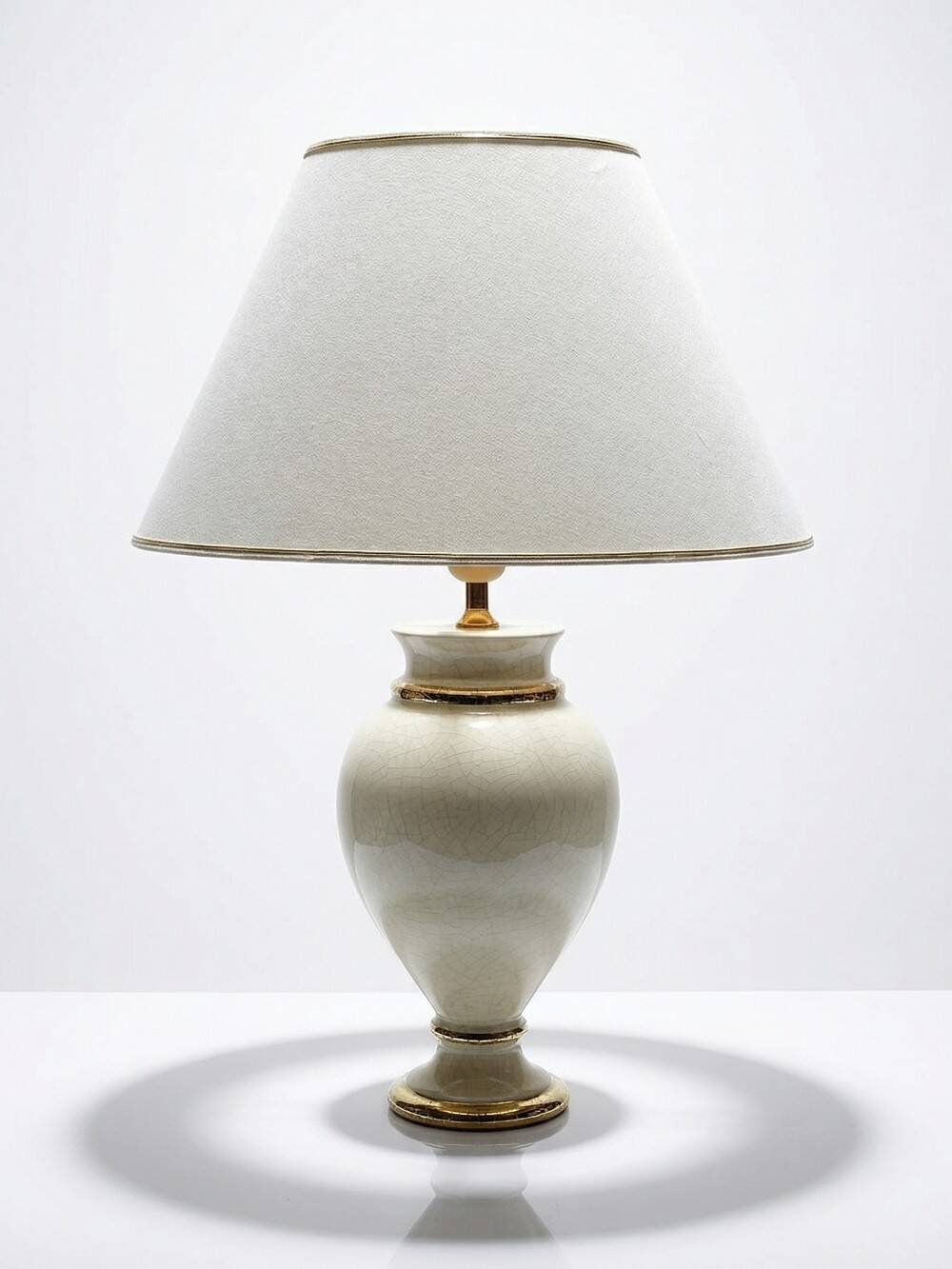 Ivory crackled earthenware lamp, in the style of vintage Le Dauphin.