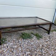 Table basse rotin et verre vintage