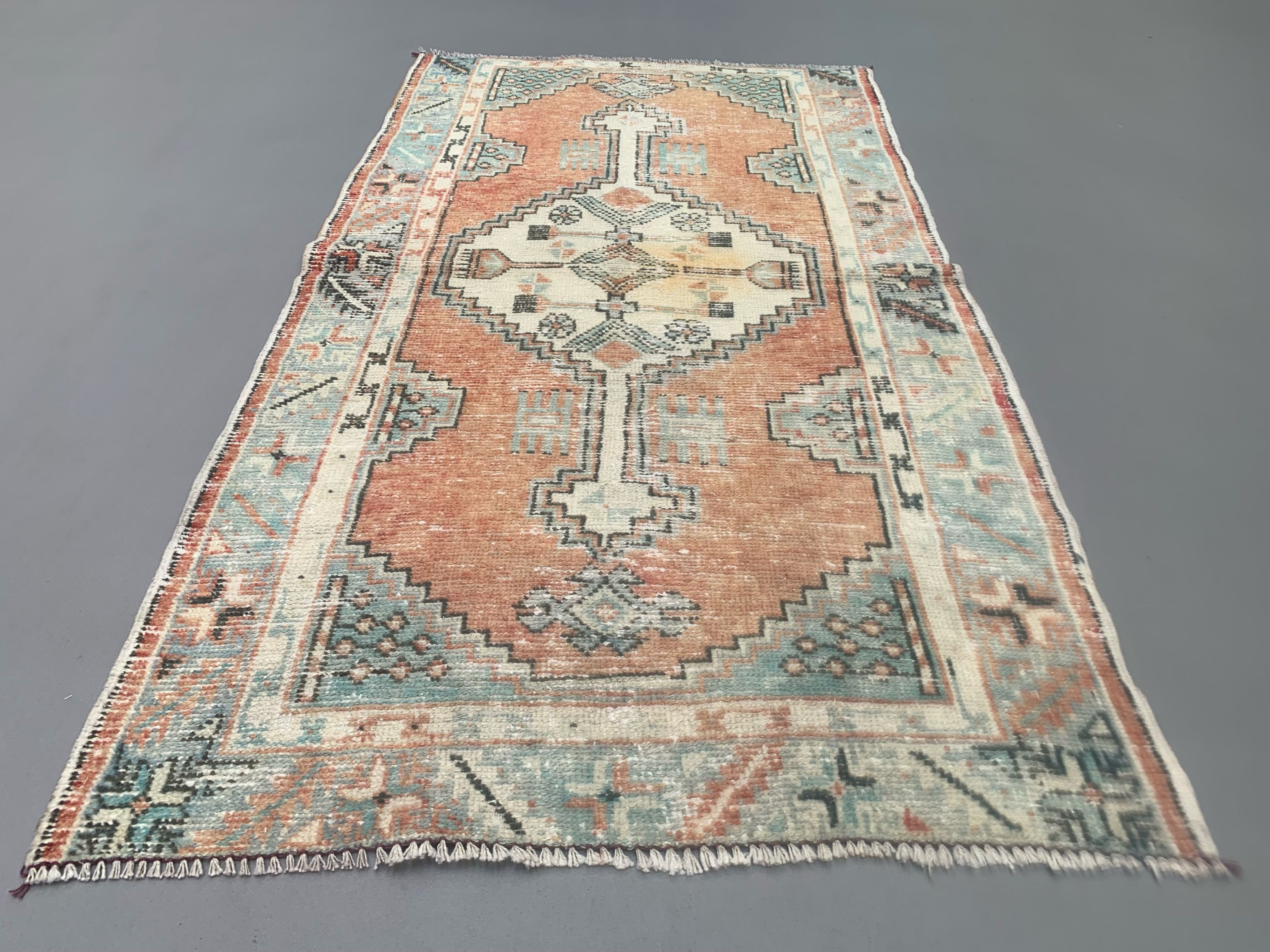 Vintage turkish oushak rug 140x78 cm carpet