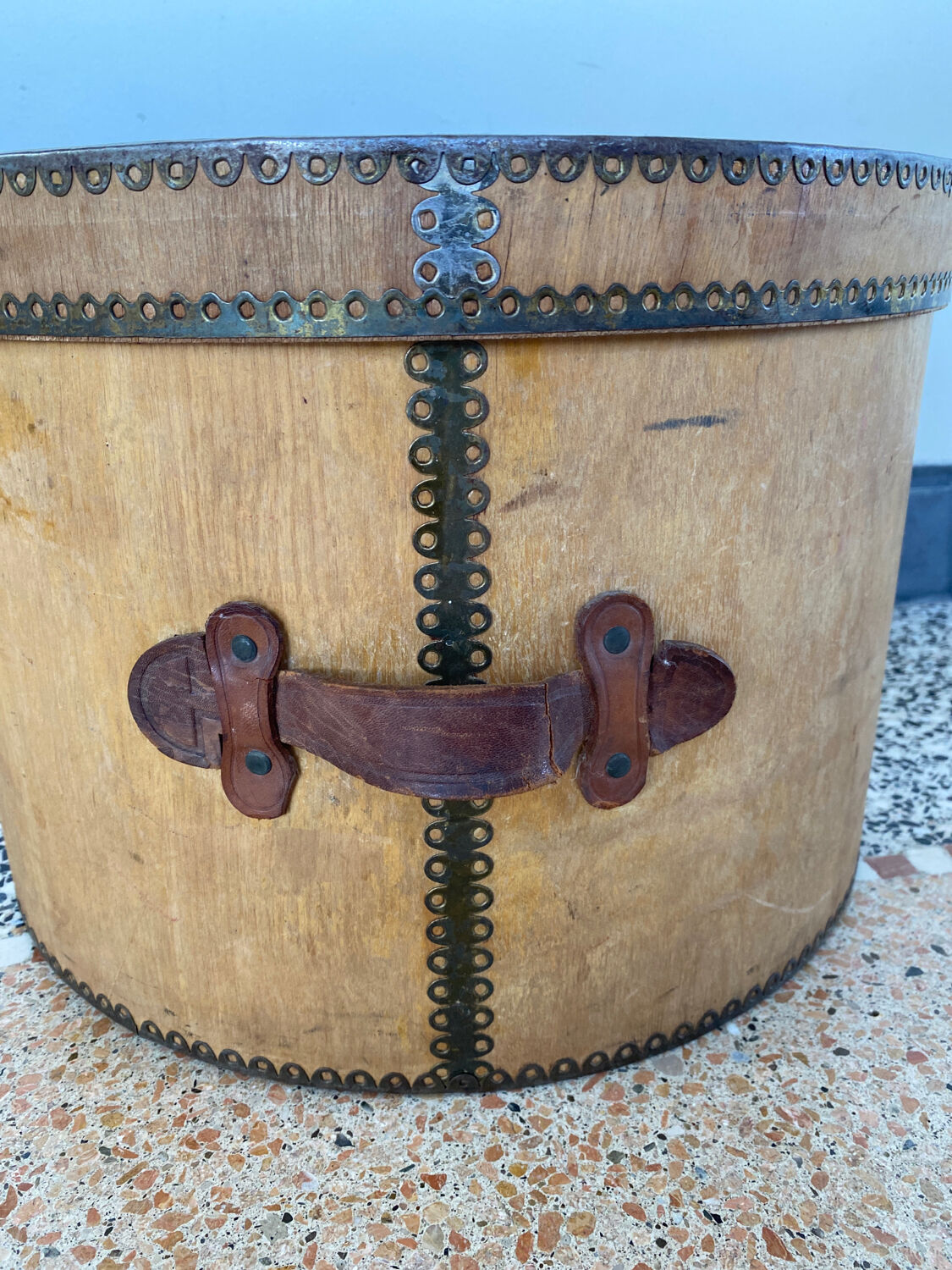 Wooden hat box early twentieth century