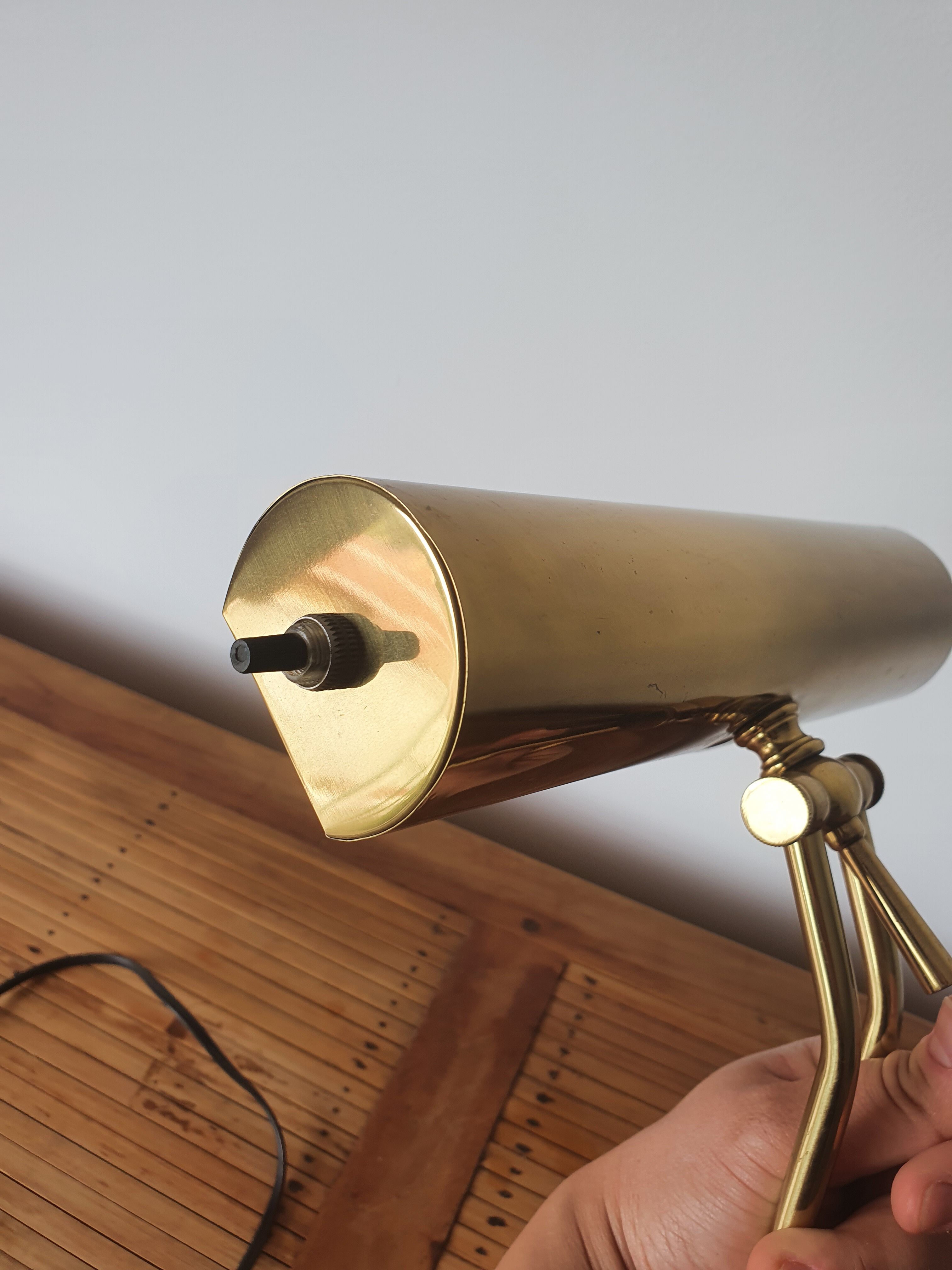 Gold notary lamp
