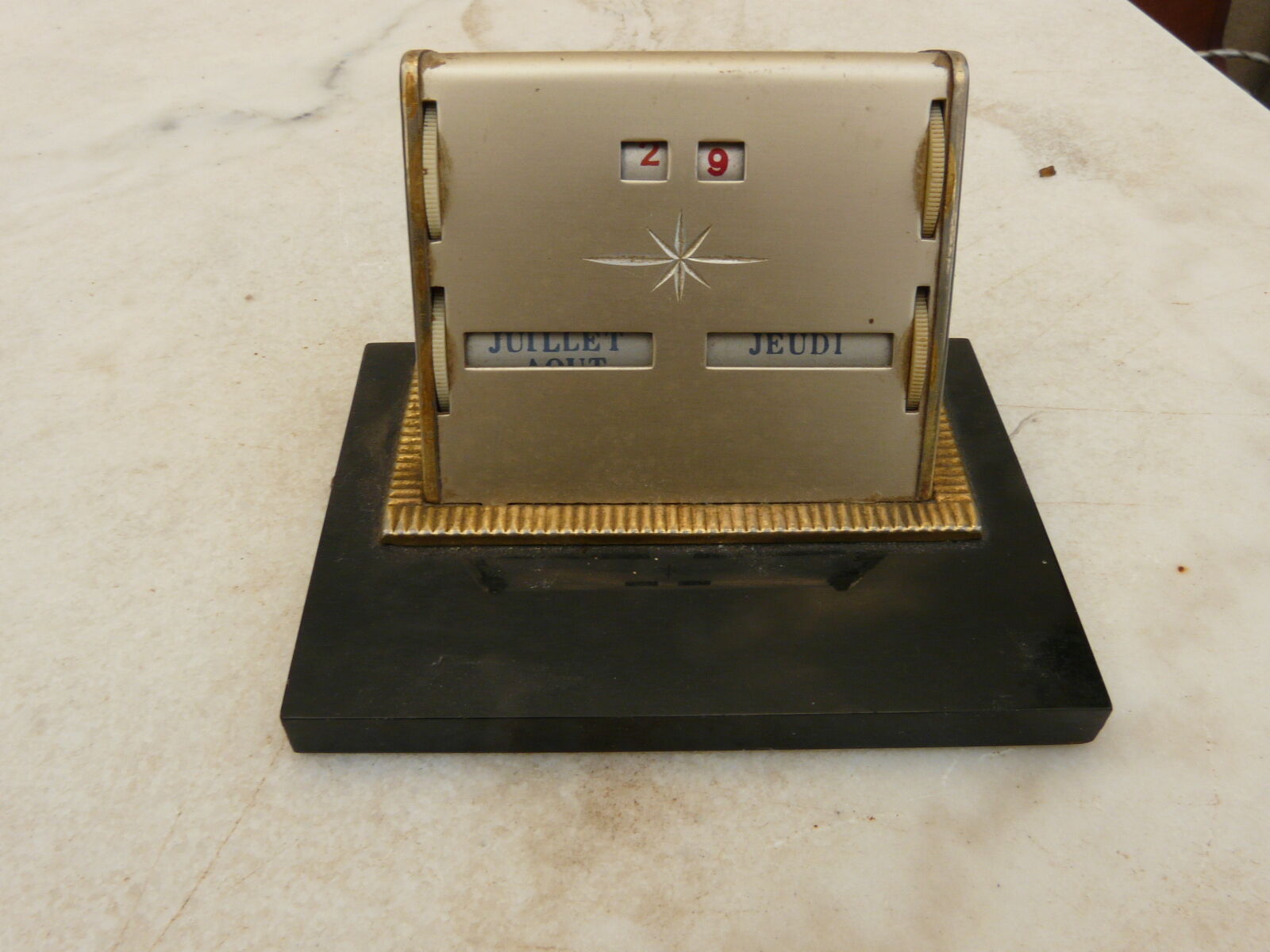 Perpetual calendar
