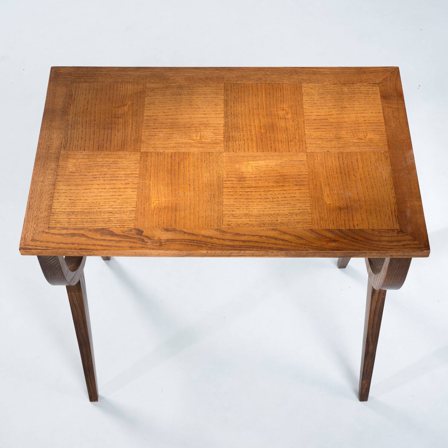 Midcentury nesting gigogne tables with parquetery in oak, 1950s france