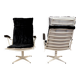 DUO DE FAUTEUILS MÉTAL ET BAKÉLITE.