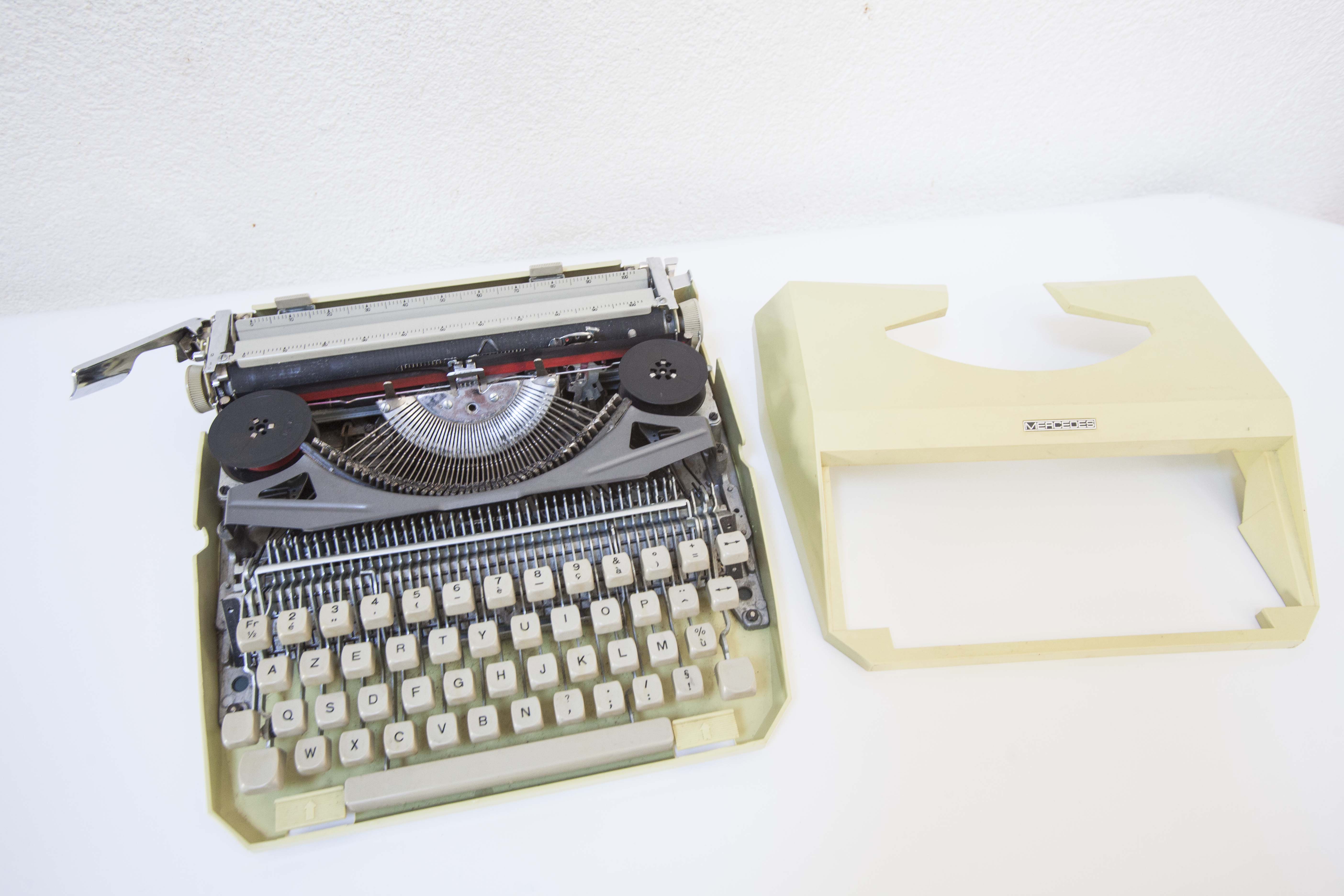 Mercedes character typewriter elite 1969