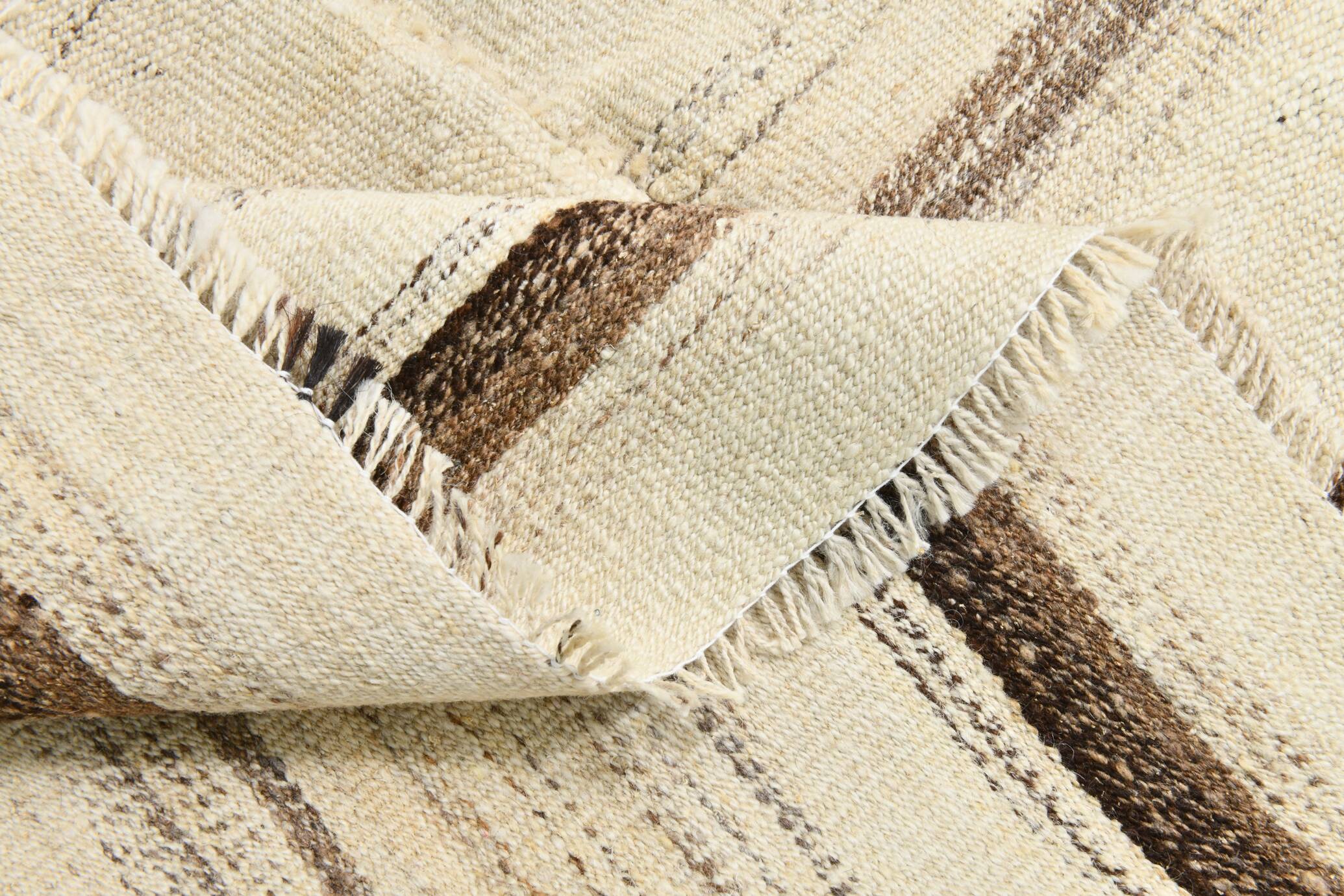 Tapis Kilim rayé crème et marron, 161 x 211 cm